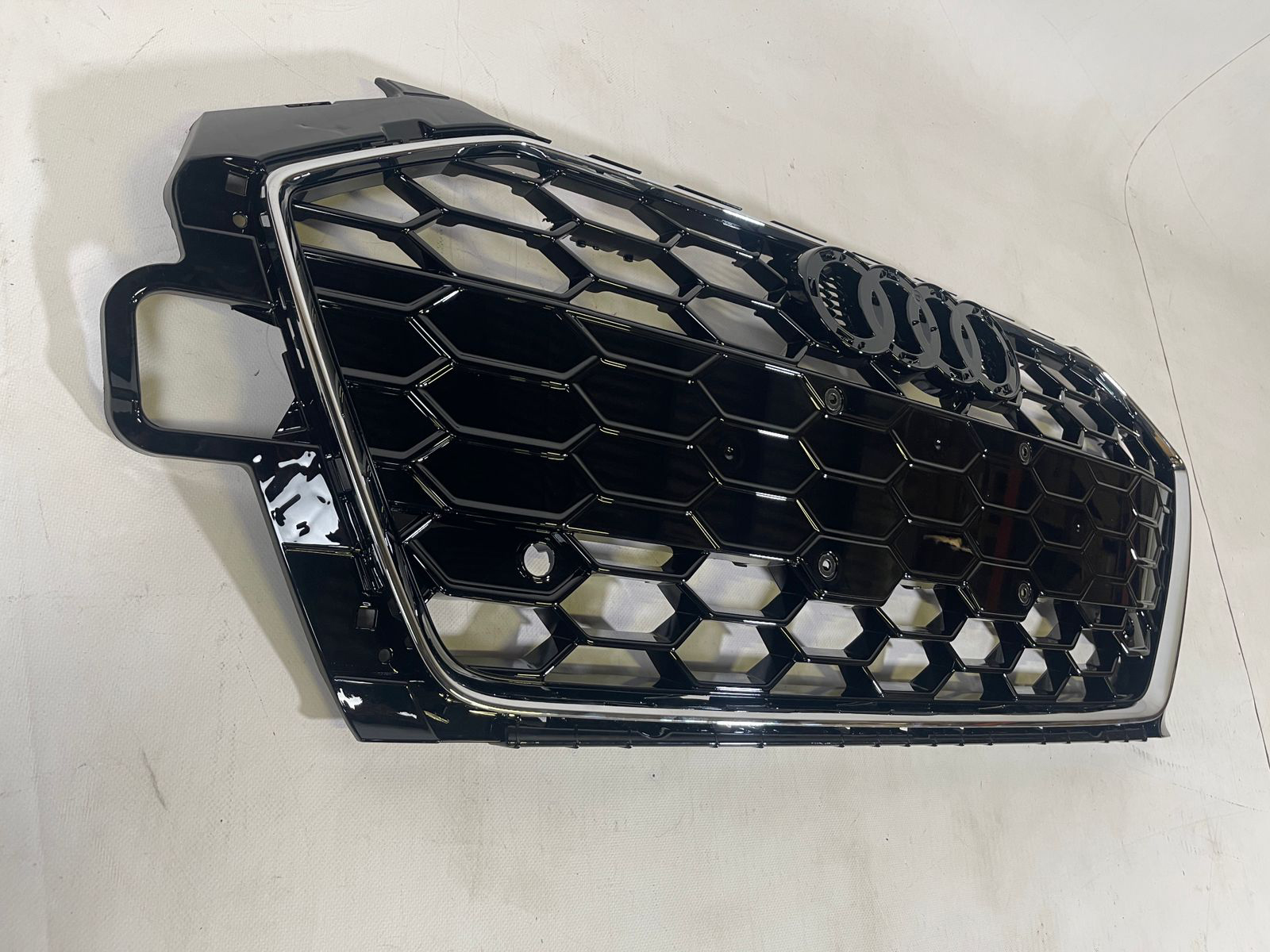 Audi A4 B9 2020+ Front Honeycomb Grille in S4 Chrome Style